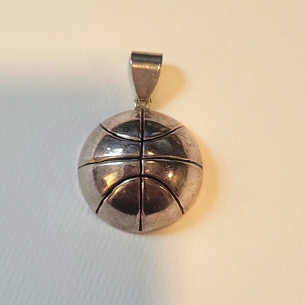 Basketball silver charm